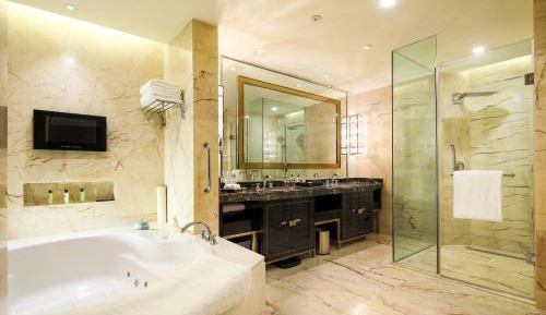 Classic King Room with Mountain View