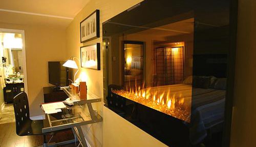 Queen Room 24 Outside Access