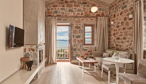 Upbeat One Bedroom Suite Sea View