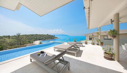 Villa BB8 - 3 Bedrooms en-suite, Private Infinity Pool, Sea-view
