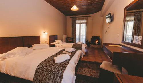 Triple Room with Mountain View