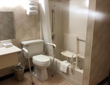 Queen Room - Disability Access - Non-Smoking