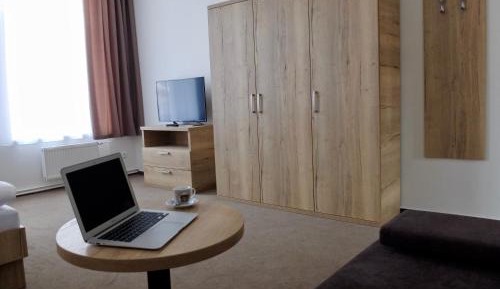 Large Double or Twin Room