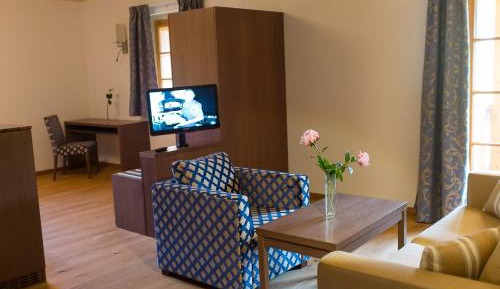 Suite with Side Lake View