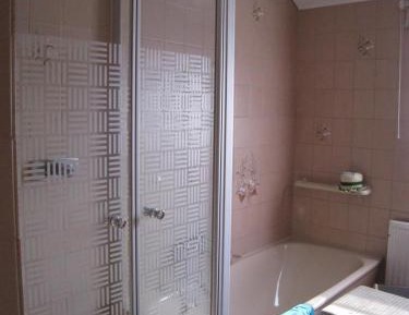 Single Room with Shared Bathroom