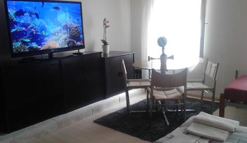 Apartment with Mountain View