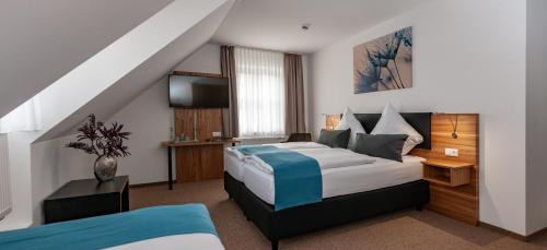 Triple Room with Private Bathroom