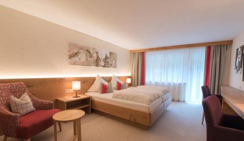Two-Bedroom Suite (5 Adults) with Balcony