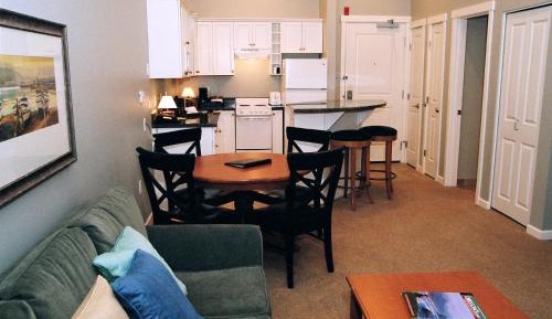 Two-Bedroom Suite with River View, Upper Floor