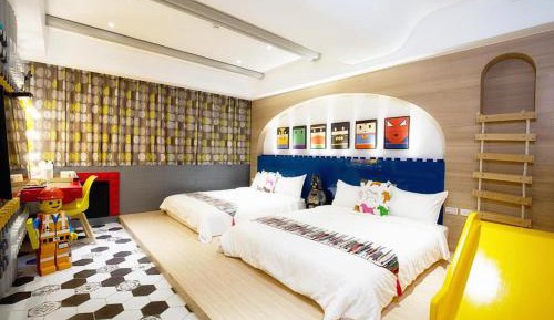 Deluxe Family Room