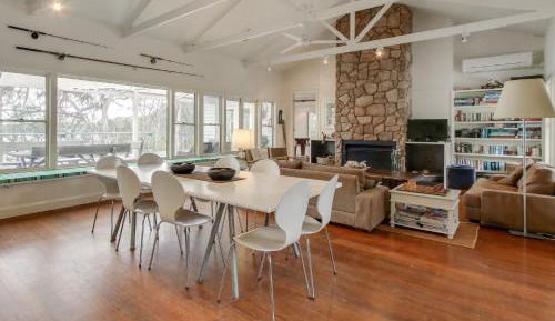 Three-Bedroom Holiday Home 