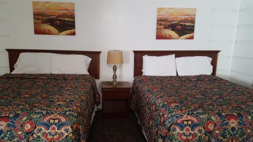 Deluxe Queen Suite