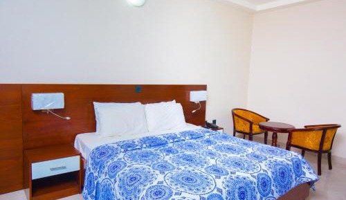 Deluxe Queen Room