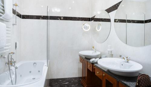 Linden Tree Suite