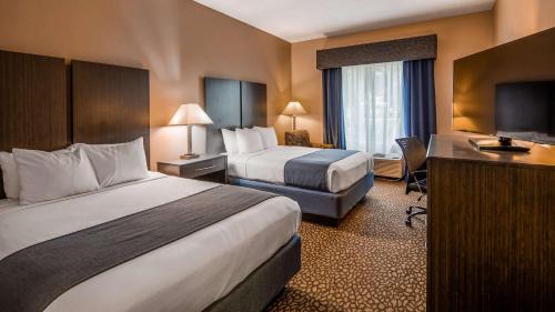Queen Room with Two Queen Beds - Non Smoking