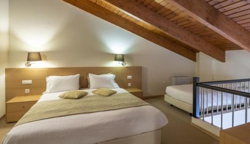 Triple Executive Room Delphi Valley View