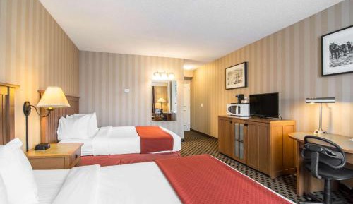 Queen Room with Two Queen Beds - Non-Smoking