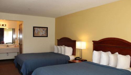 Queen Room with Two Queen Beds - Non-Smoking