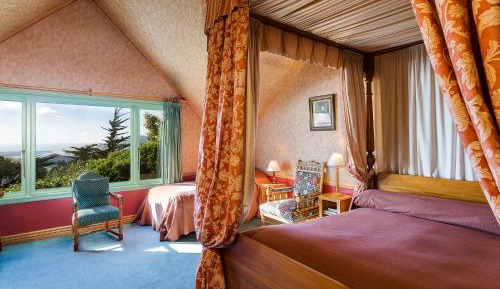 Large Lodge - Queen Room