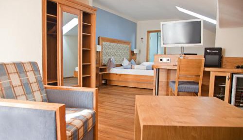 Deluxe Double Room with Extra Bed