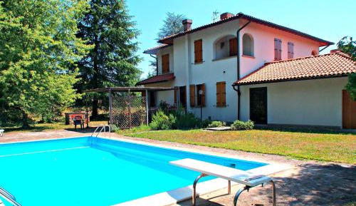 Villa with Garden View