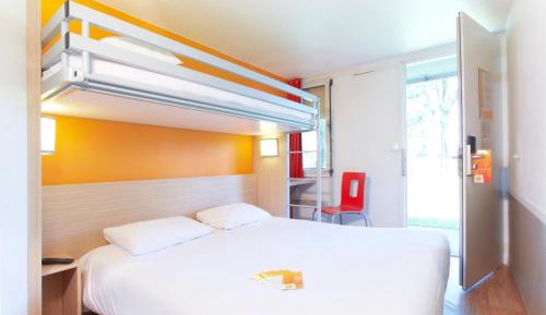 Triple Room (3 Single Beds)