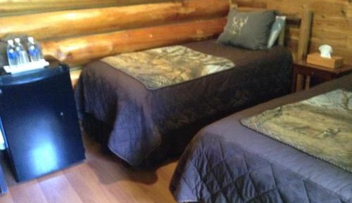 Standard Double Room (1 double, 1 twin)