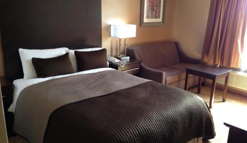 Deluxe Queen Room