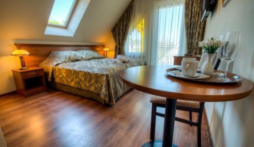 Deluxe Double Room with Extra Bed