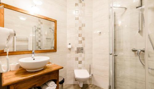 Deluxe Triple Room (***)