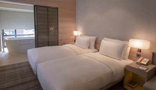 Corner Twin Room