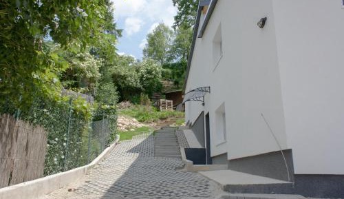 Apartment with Garden View