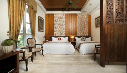 Quadruple Room with Private Bathroom