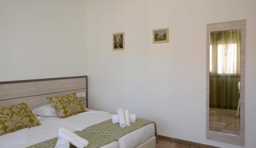 Deluxe Double Room with Shower