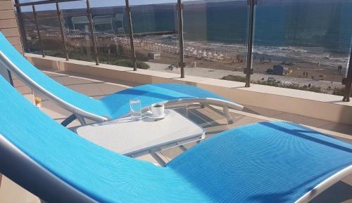 One-Bedroom Apartment with Sea View