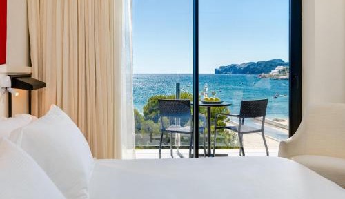 Deluxe Room with Sea View
