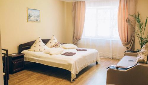 Deluxe Room (2 Adults + 1 Child)