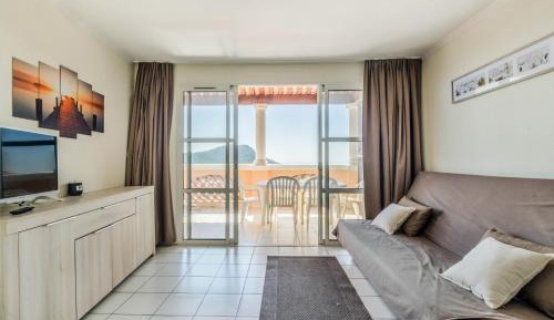 Prestige Studio (4 People)