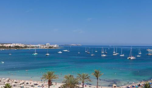 Double or Twin Room with Sea View