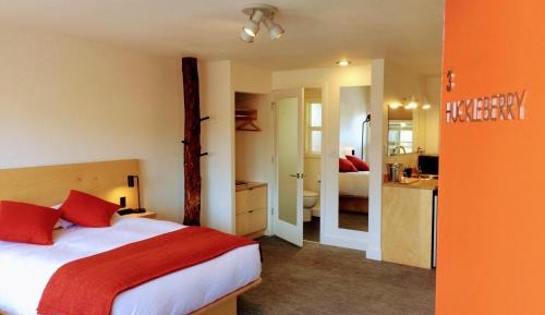 Flora King Room