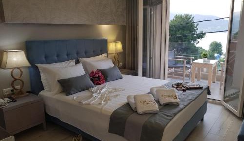 Deluxe Suite with Sea View
