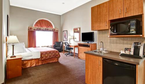 Two-Bedroom King Suite