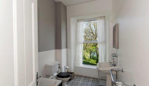 Suite with Lake View