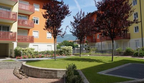 Apartment with Garden View