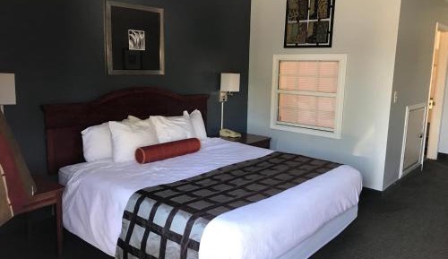 King Room with Spa Bath