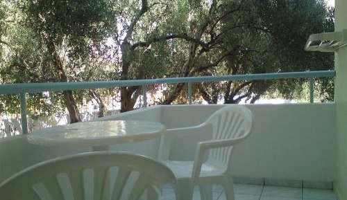 Studio with Side Sea View