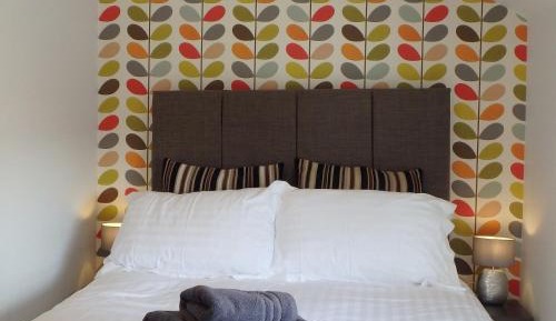 Small Double Room with Private Bathrooom