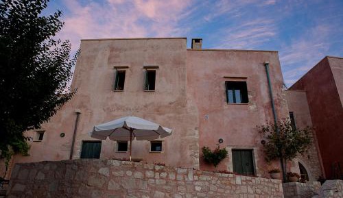Two-Bedroom House (4 Adults)