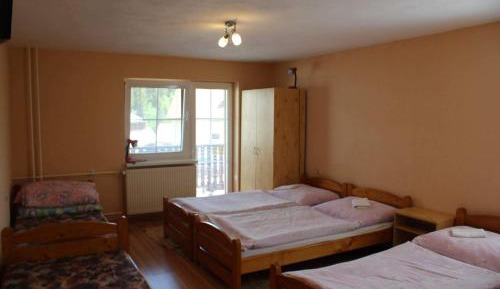 Quintuple Room