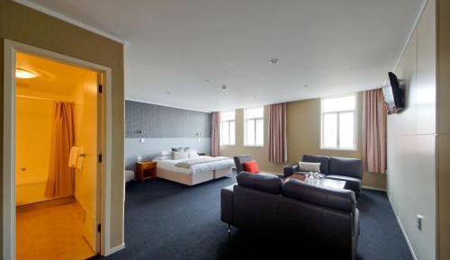 Queen Suite